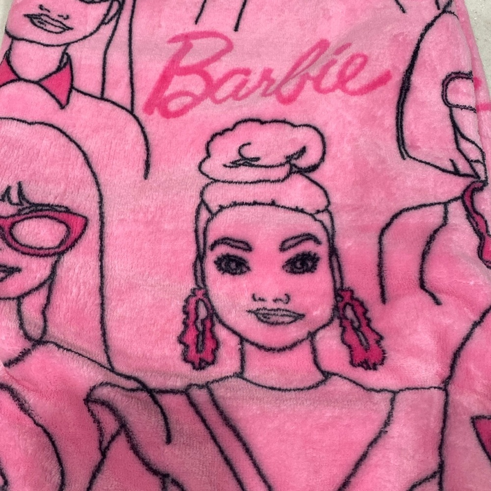 NWT BARBIE Oversized Throw 50x 70 (in)